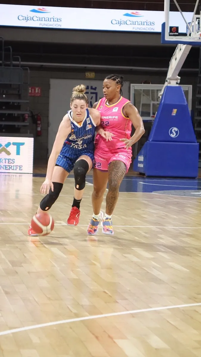 Foto 2 - Otra paliza del Perfumer&iacute;as Avenida al Tenerife sirve para meterle miedo al Valencia Basket (55-84)