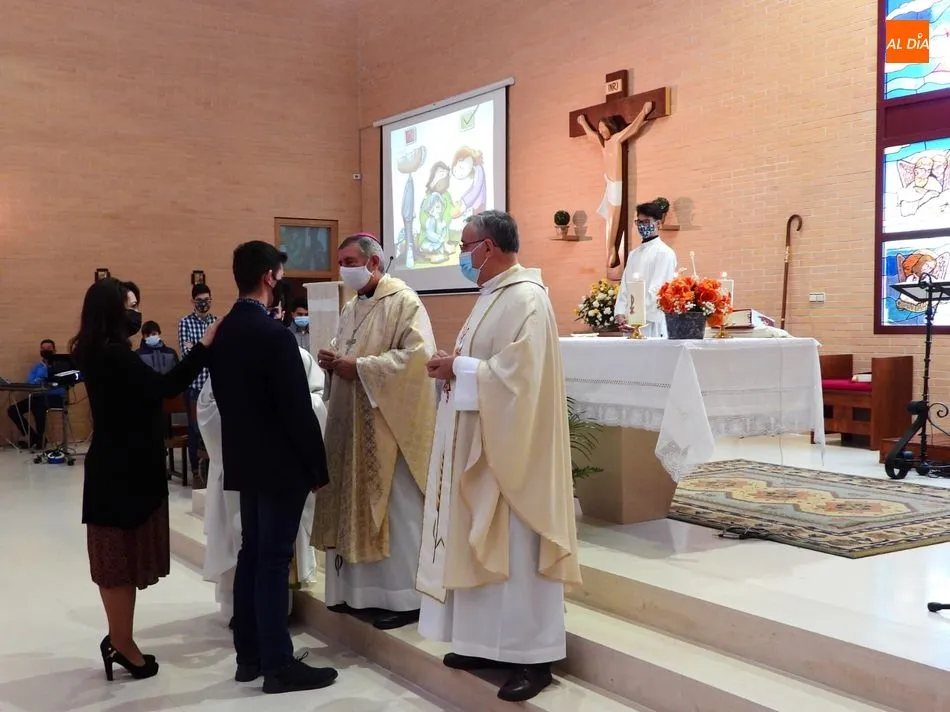 Foto 8 - La parroquia de San Jos&eacute; celebra con el Obispo el 50 aniversario de su disociaci&oacute;n con San Juan