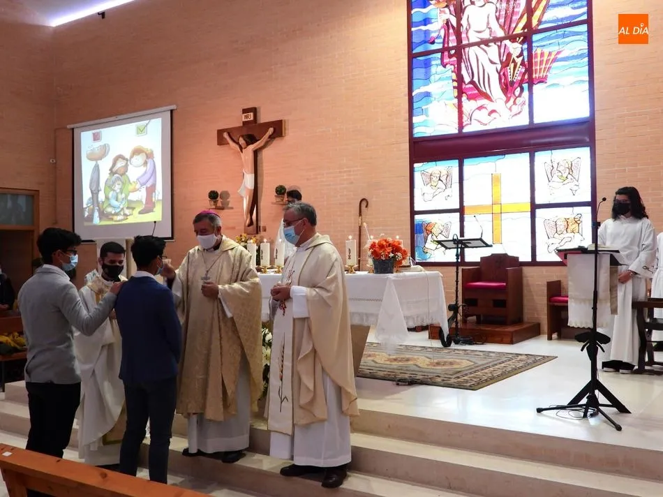 Foto 11 - La parroquia de San Jos&eacute; celebra con el Obispo el 50 aniversario de su disociaci&oacute;n con San Juan