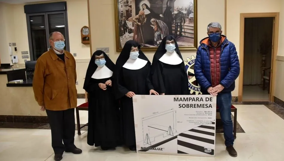 Entrega en la residencia de mayores San José