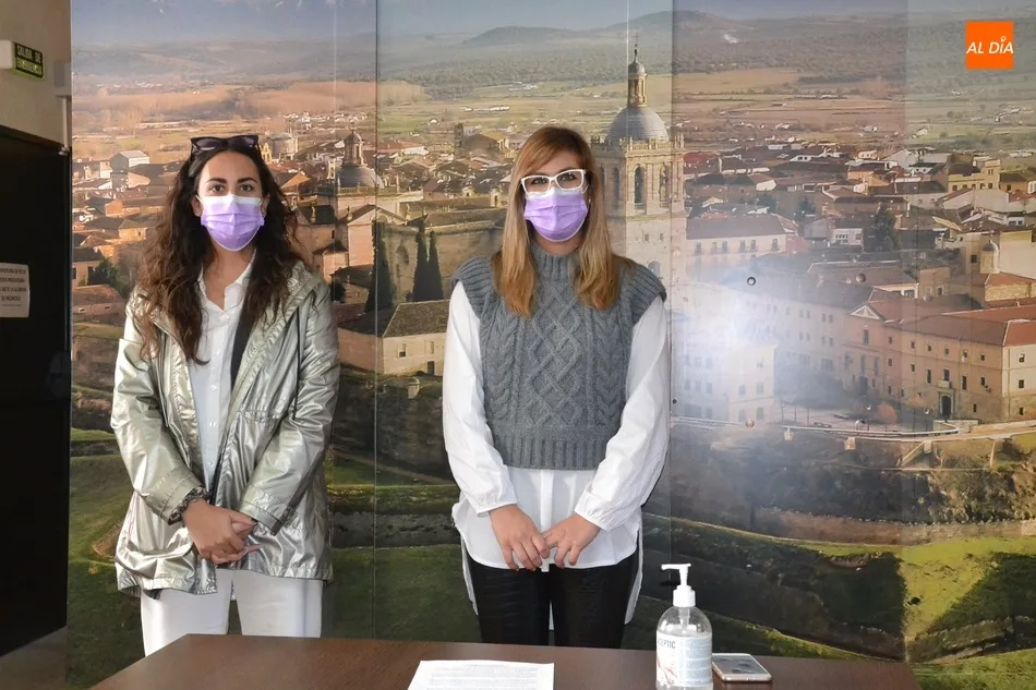 El Ayuntamiento conmemorará el 25N con 3.000 mascarillas moradas y un minuto de silencio  
