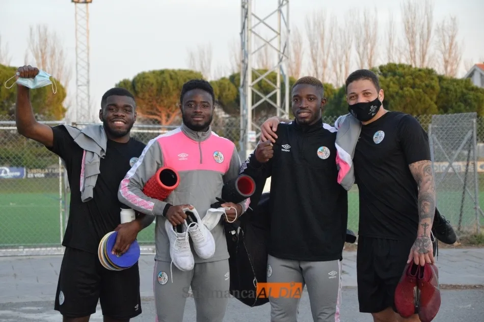 Foto 4 - Rafa Due&ntilde;as inicia su cuarta etapa como t&eacute;cnico del Salamanca UDS con un entrenamiento en el...