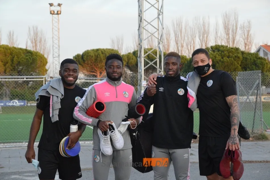Foto 3 - Rafa Due&ntilde;as inicia su cuarta etapa como t&eacute;cnico del Salamanca UDS con un entrenamiento en el...