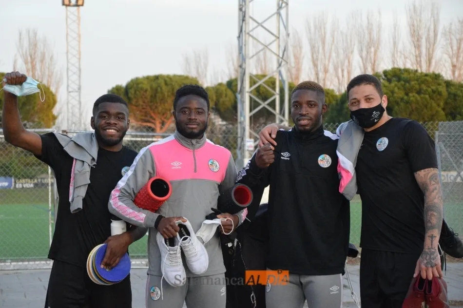 Foto 2 - Rafa Due&ntilde;as inicia su cuarta etapa como t&eacute;cnico del Salamanca UDS con un entrenamiento en el...