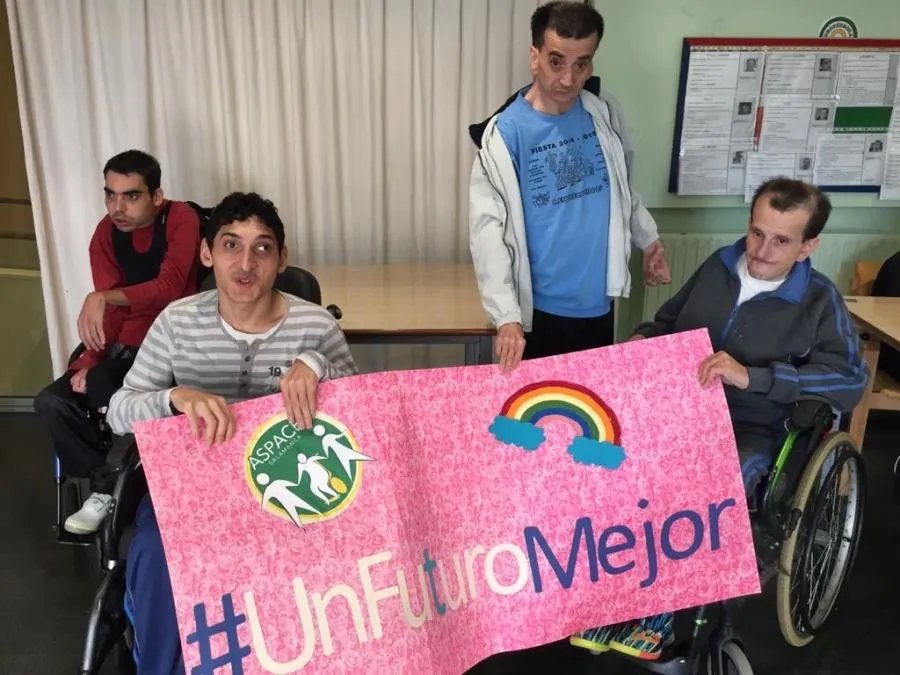 Personas con parálisis cerebral de Aspace Salamanca en un acto en el que reivincidicaban sus derechos. Foto de archivo