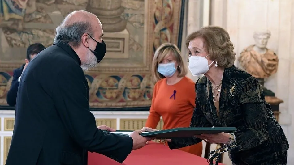 Zurita recibe el premio de manos de la Reina Sofía - Europa Press