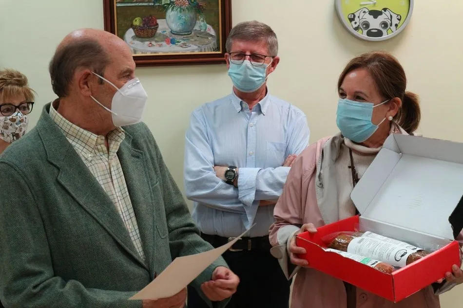 Foto 4 - La Federaci&oacute;n de Mayores de Salamanca entrega los premios del concurso de relatos y poes&iacute;as &ldquo;En ...