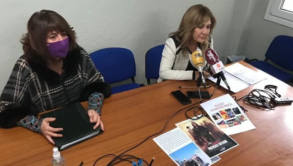 De i. a d. Olga García y Purificación Pozo, concejalas del Partido Popular de Béjar