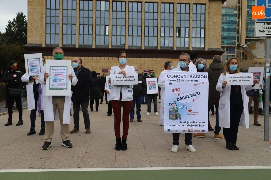 Foto 7 - Nueva jornada de protestas de los sanitarios contra el decreto que autoriza traslados,&nbsp;seg&uacute;n...
