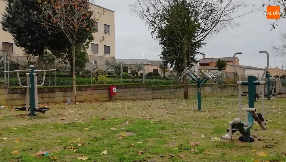 El Ayuntamiento de Lumbrales tiene pendiente de ejecutar la reforma en el parque biosaludable / ESTER CORREDERA