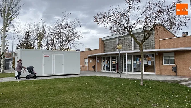 El Centro de Salud cuenta desde hoy con dos casetas climatizadas para las esperas de pacientes