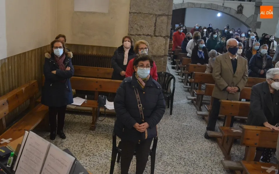 Foto 8 - Masiva asistencia de fieles al cierre de la Novena en honor a la Virgen de la Medalla Milagrosa  