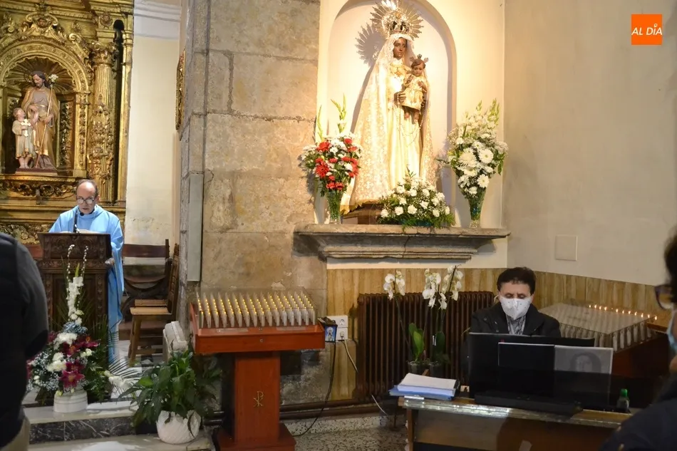 Foto 4 - Masiva asistencia de fieles al cierre de la Novena en honor a la Virgen de la Medalla Milagrosa  
