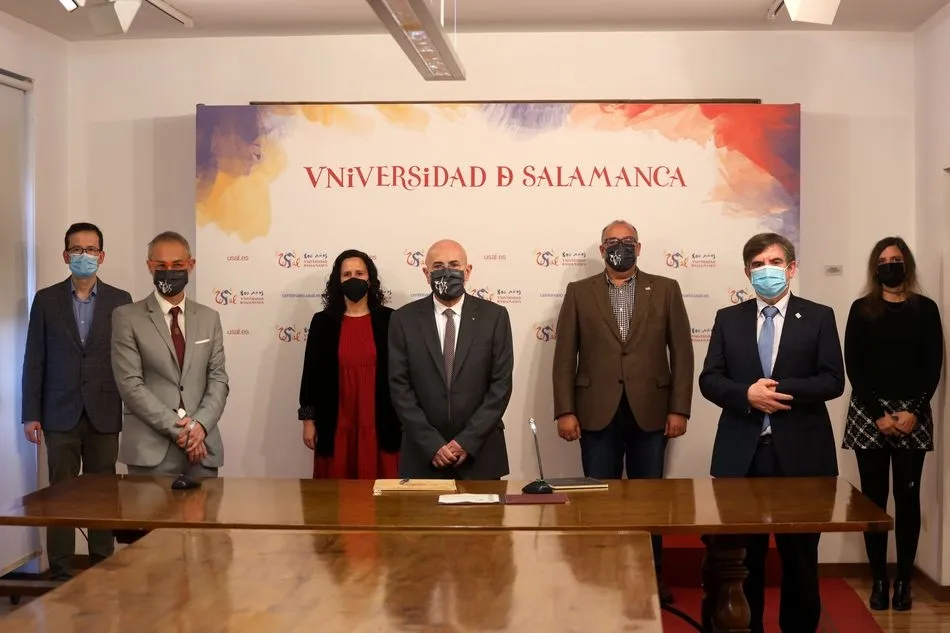 Los nuevos decanos tomaron posesión en la Sala de los Retratos - Fotos: USAL