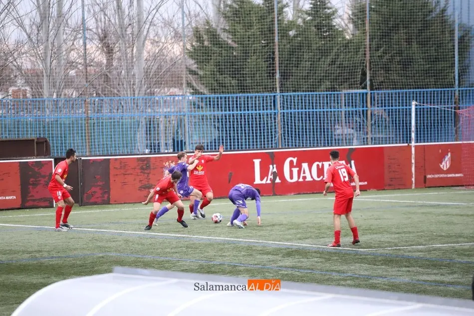 Foto 11 - El Santa Marta consigue un punto ante un combativo Cristo Atl&eacute;tico (0-0)