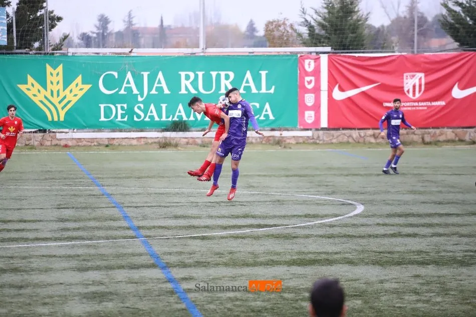 Foto 2 - El Santa Marta consigue un punto ante un combativo Cristo Atl&eacute;tico (0-0)