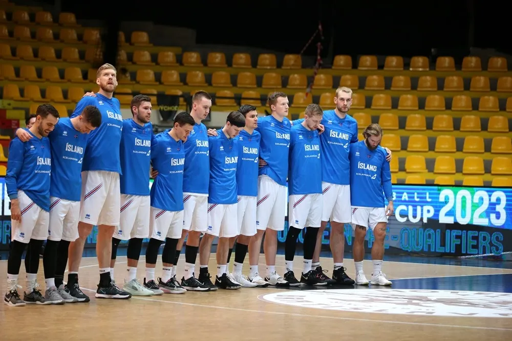 El plantel islandés, antes del partido / Aquimisa