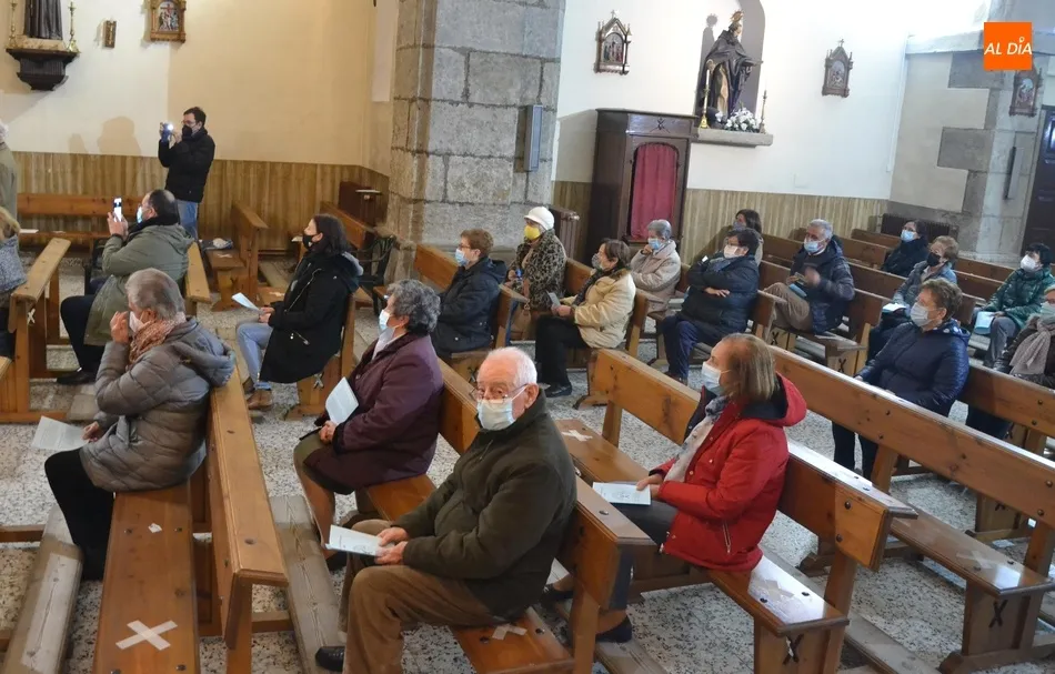 Foto 10 - Reestrenado el Himno de San Andr&eacute;s como apertura de las fiestas de la Parroquia  