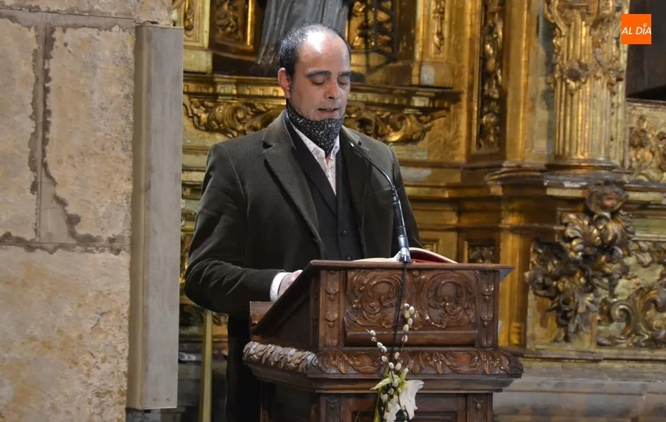 Foto 6 - Reestrenado el Himno de San Andr&eacute;s como apertura de las fiestas de la Parroquia  