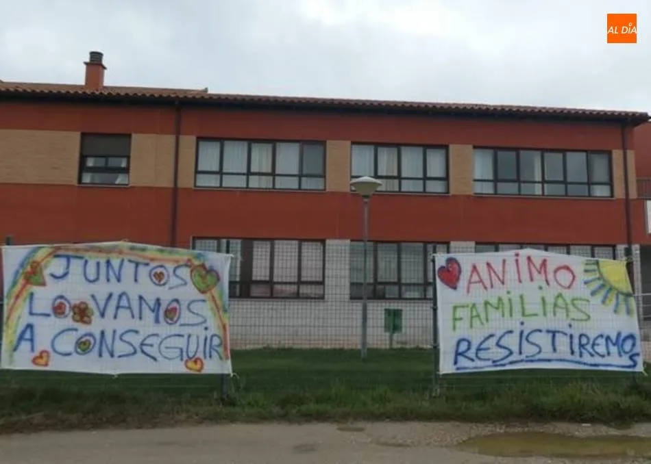 Cantalpino infunde ánimo a las trabajadoras y habitantes de la residencia  