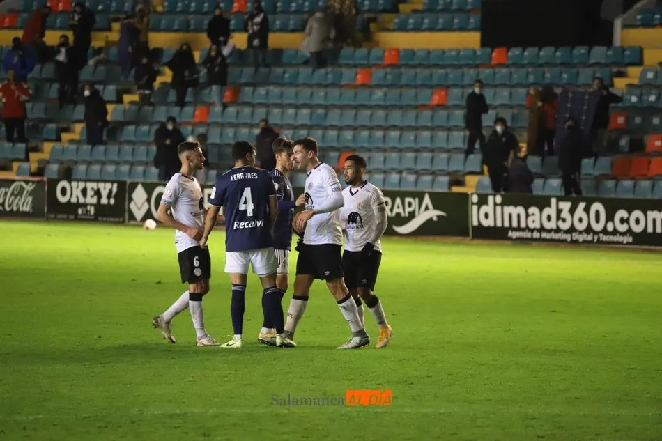 Foto 10 - De verg&uuml;enza en verg&uuml;enza: el Salamanca UDS de Due&ntilde;as suma otro fracaso contra el Celta &lsquo;B&rsquo;...
