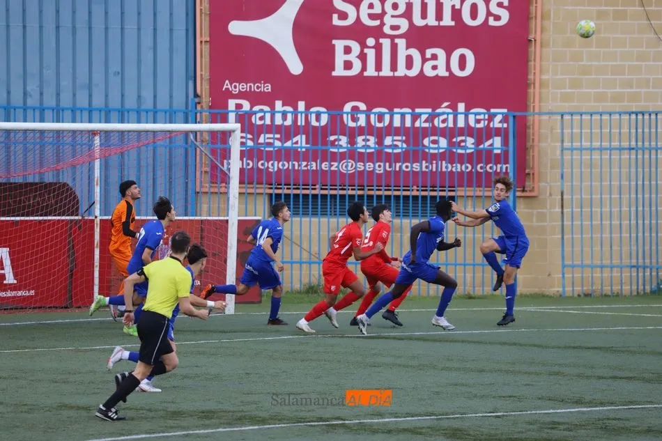 Foto 11 - Primera victoria del curso para el Santa Marta sobre el Getafe (1-0)