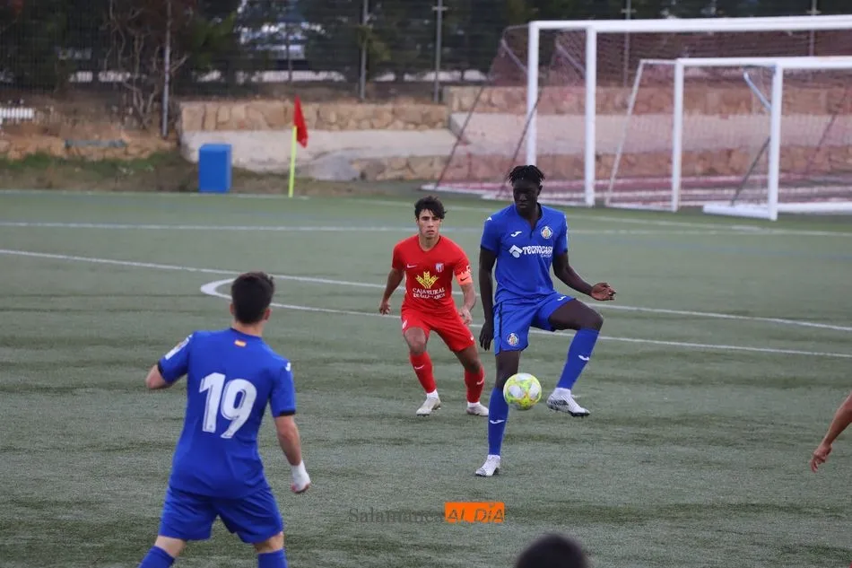 Foto 9 - Primera victoria del curso para el Santa Marta sobre el Getafe (1-0)