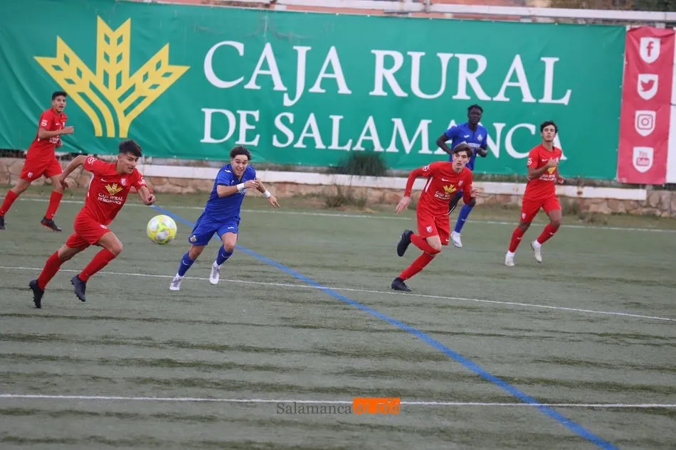 Foto 6 - Primera victoria del curso para el Santa Marta sobre el Getafe (1-0)