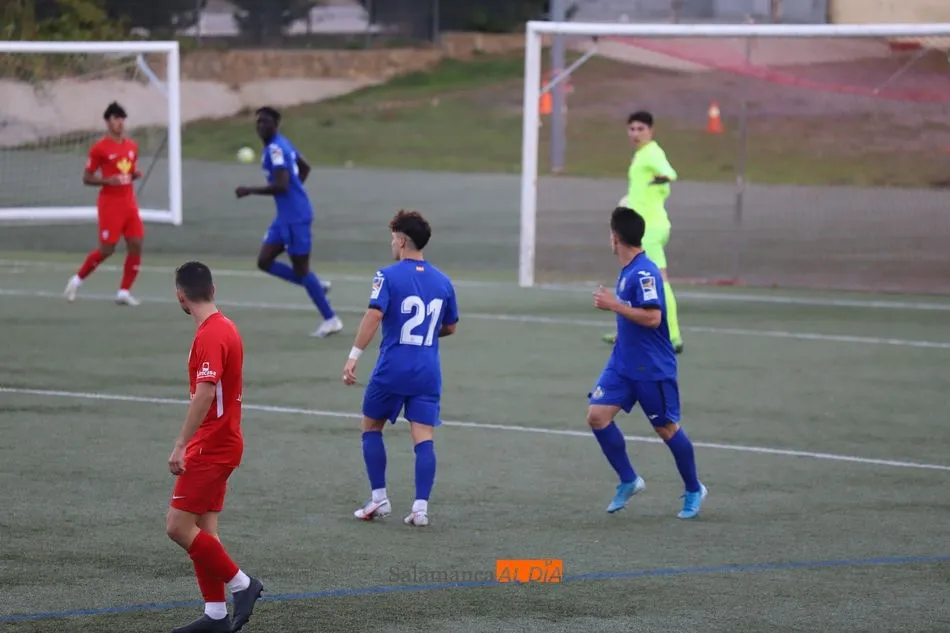 Foto 4 - Primera victoria del curso para el Santa Marta sobre el Getafe (1-0)