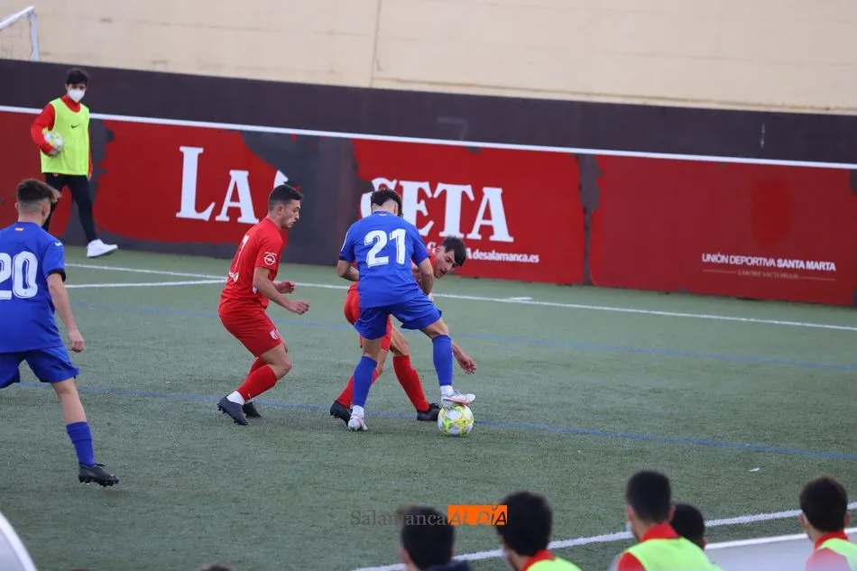 Foto 3 - Primera victoria del curso para el Santa Marta sobre el Getafe (1-0)