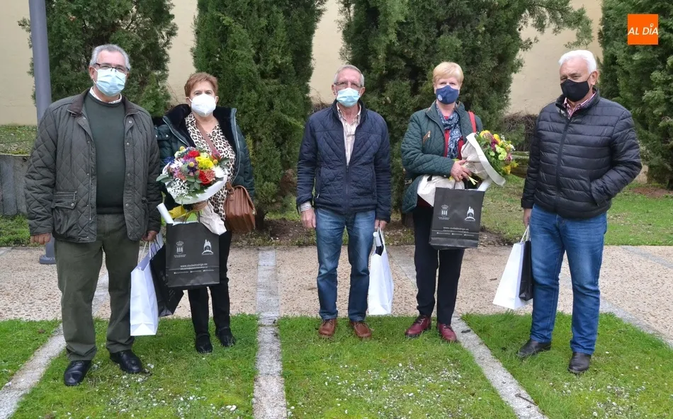 El Ayuntamiento rinde homenaje a tres empleados jubilados por su trabajo como matarifes  