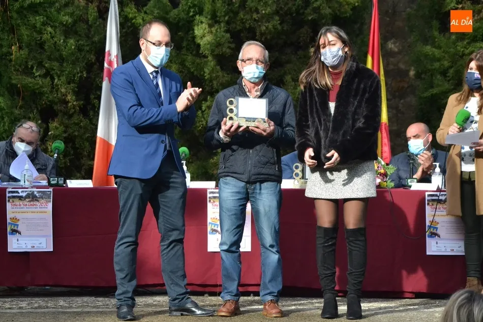 Foto 7 - El Ayuntamiento rinde homenaje a tres empleados jubilados por su trabajo como matarifes  