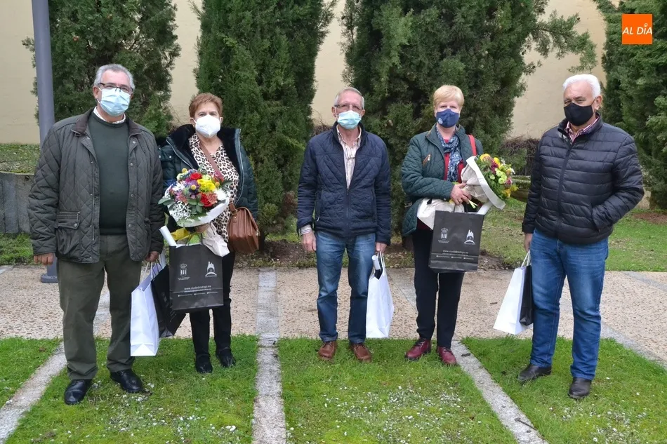 Foto 2 - El Ayuntamiento rinde homenaje a tres empleados jubilados por su trabajo como matarifes  