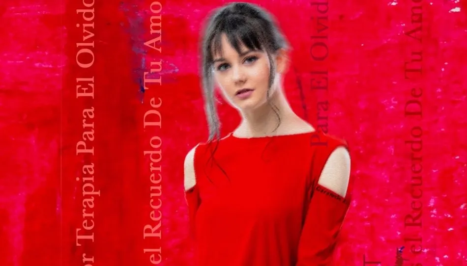 Una de las camisetas diseñadas por Fely Campo para colaborar con AFA Salamanca. Foto FELY CAMPO