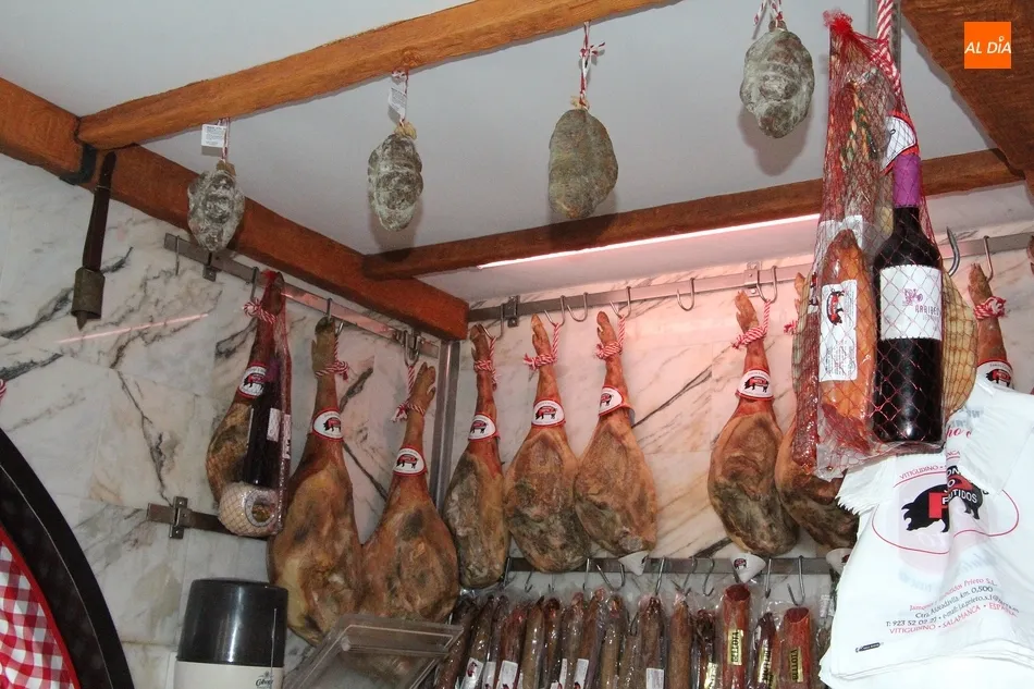 Foto 3 - Jamones y Embutidos Prieto, para saborear la dehesa all&aacute; donde est&eacute;s  