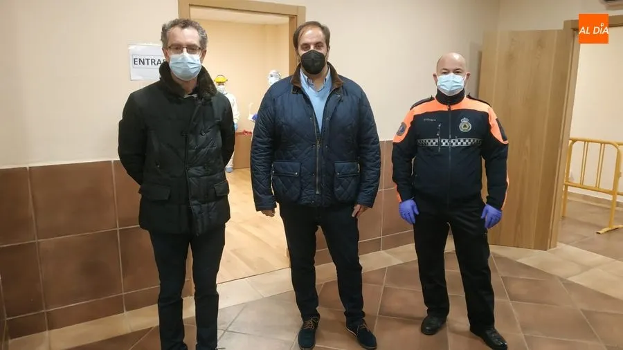 Foto 6 - Buena respuesta de los vecinos al cribado masivo en Guijuelo que continuar&aacute; el viernes