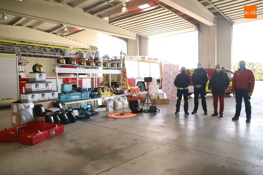 Foto 5 - La Diputaci&oacute;n invierte 53.000 en material para los bomberos de la provincia, incluido un dron