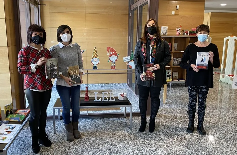 Incorporación de nuevas publicaciones al fondo de la biblioteca municipal de Guijuelo