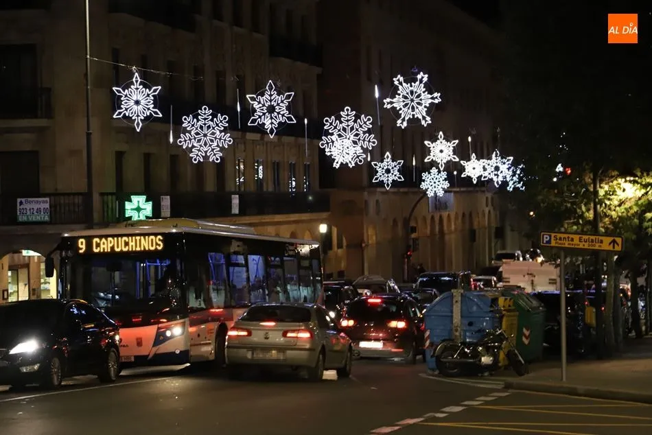 Calles con la iluminación navideña