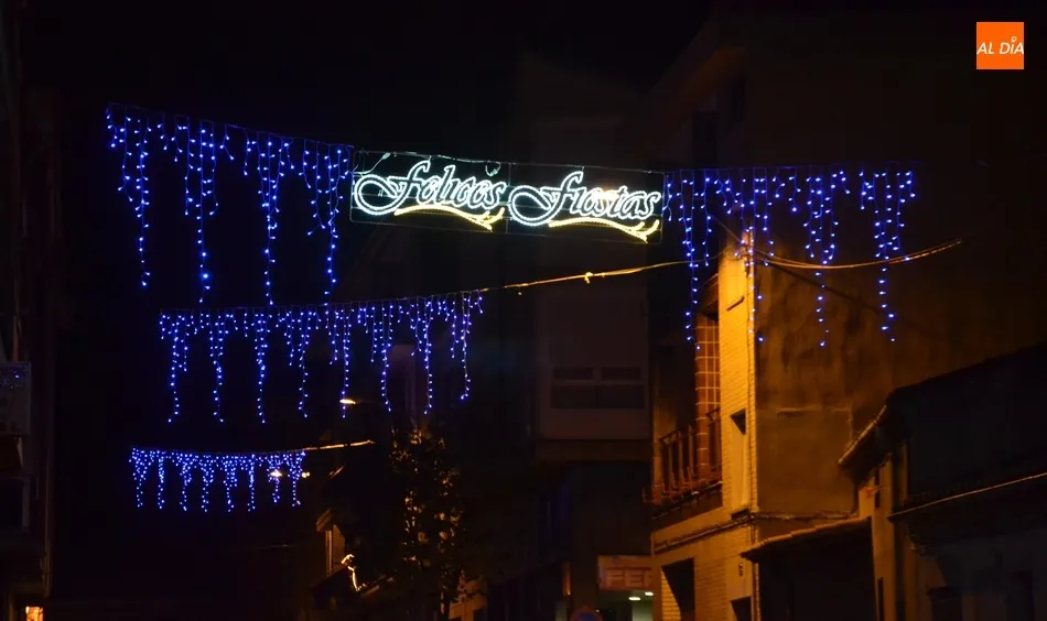 Foto 8 - Encendido el alumbrado navide&ntilde;o, que estrena en la Plaza Mayor un &aacute;rbol con&nbsp;11.640 luces  