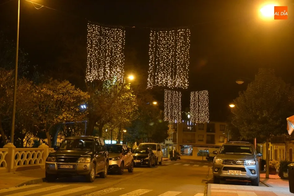 Foto 6 - Encendido el alumbrado navide&ntilde;o, que estrena en la Plaza Mayor un &aacute;rbol con&nbsp;11.640 luces  