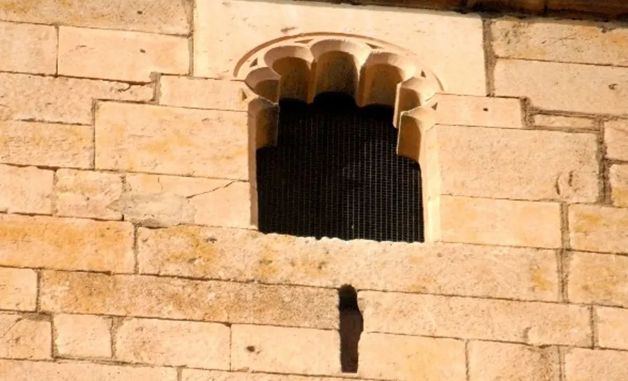 Una de las ventanas de la Torre del Aire. Foto de José Amador Martín