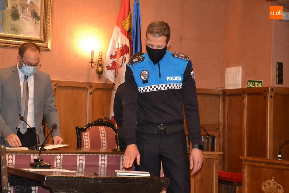 Foto 5 - Toma posesi&oacute;n el &uacute;ltimo agente que se ha incorporado a la Polic&iacute;a Local  