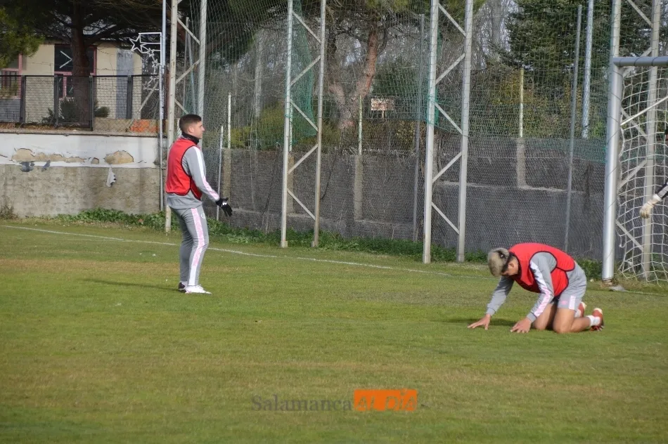 Foto 3 - Due&ntilde;as cambia a Owen por Mora y Jim&eacute;nez apunta a titular en el Salamanca UDS para Zamora