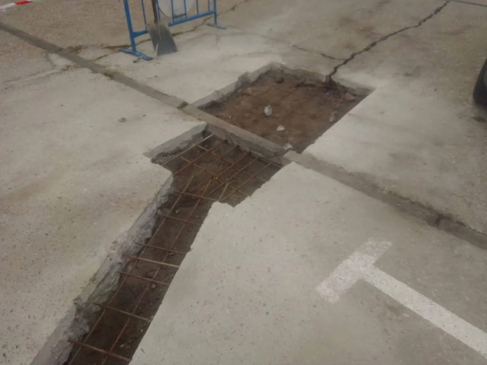 Foto 2 - Reparado el firme del parking de la Bas&iacute;lica de Santa Teresa  