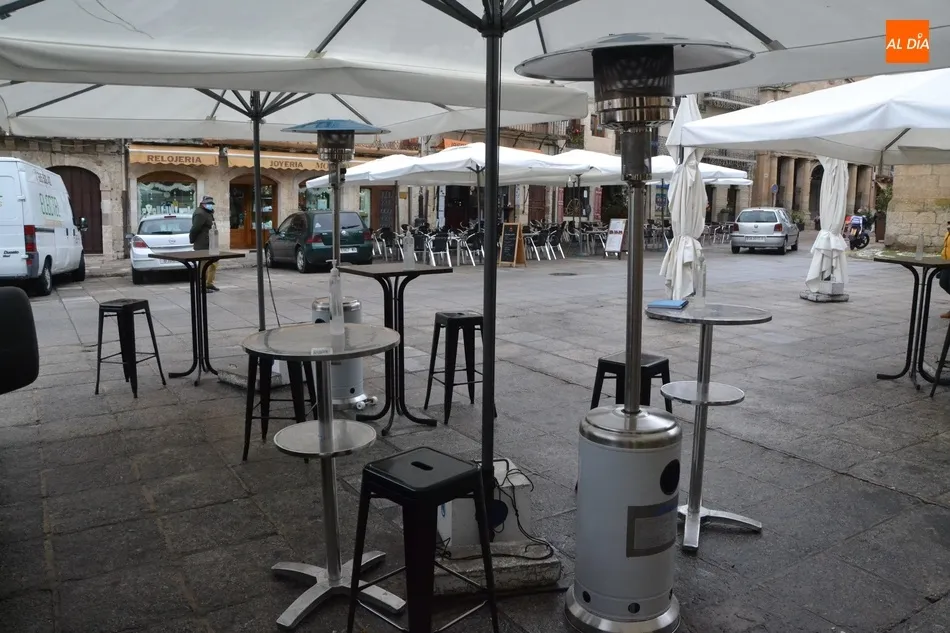 Foto 10 - La hosteler&iacute;a reabre sus puertas con el fr&iacute;o como enemigo para las terrazas  