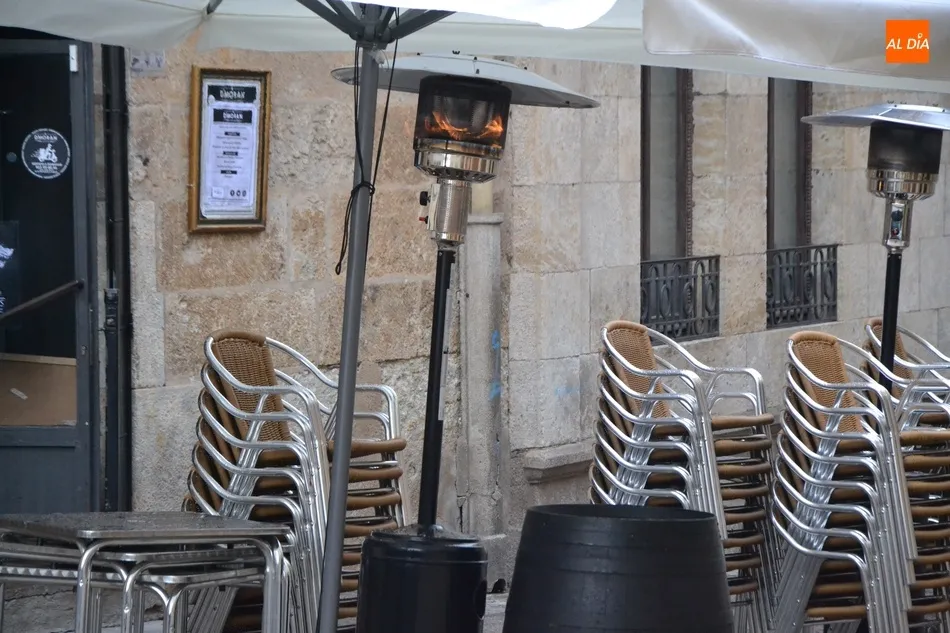 Foto 2 - La hosteler&iacute;a reabre sus puertas con el fr&iacute;o como enemigo para las terrazas  