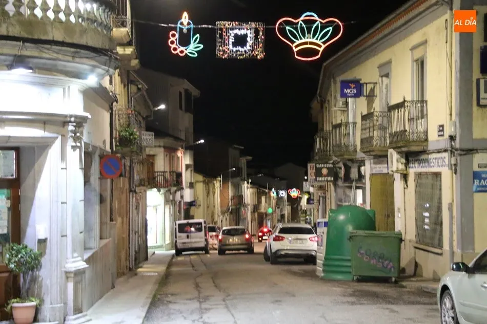 Foto 10 - Vitigudino se viste de Navidad con el encendido de la iluminaci&oacute;n navide&ntilde;a  