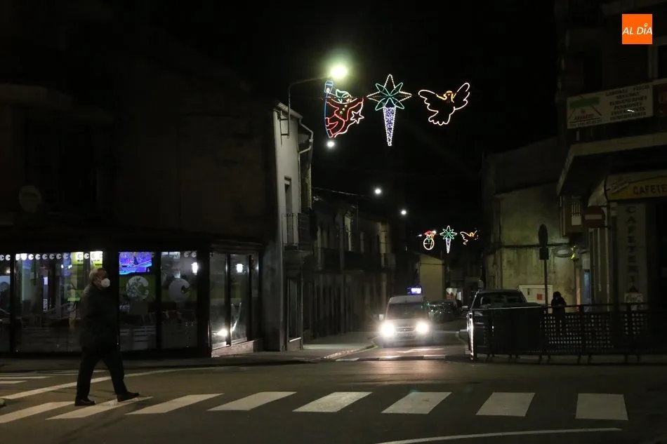 Foto 9 - Vitigudino se viste de Navidad con el encendido de la iluminaci&oacute;n navide&ntilde;a  