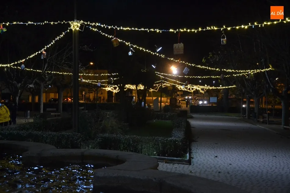 Foto 8 - El Parque de La Glorieta luce ya su novedoso look navide&ntilde;o  